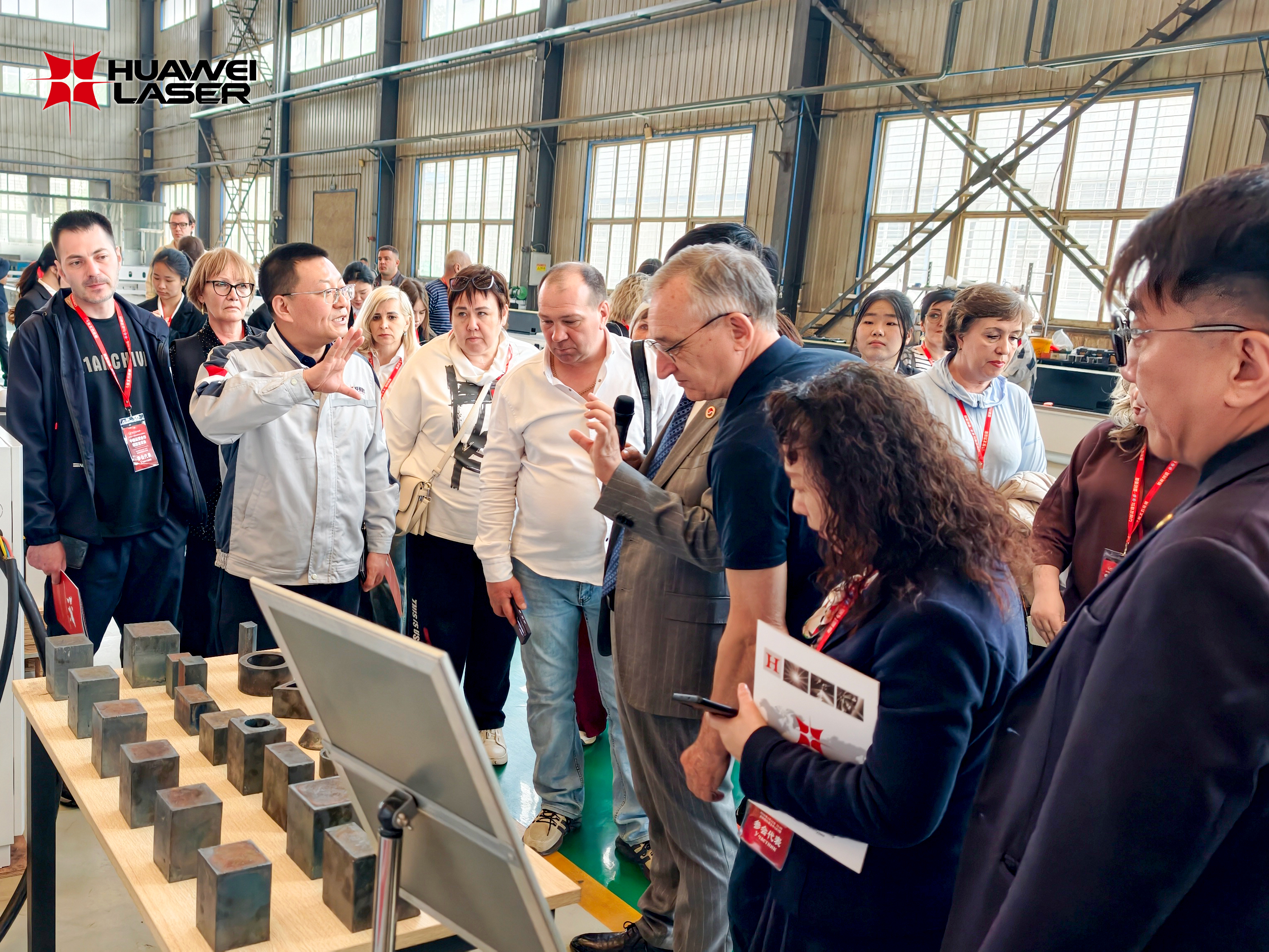 Российская делегация посетила Huawei Laser: новый этап сотрудничества в лазерной отрасли Китая и России